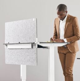 Aeris Single Desk RMC Arbeitspult Stehen und Sitzen Stehtisch Rücken Möbel Center höhenverstellbar weiss